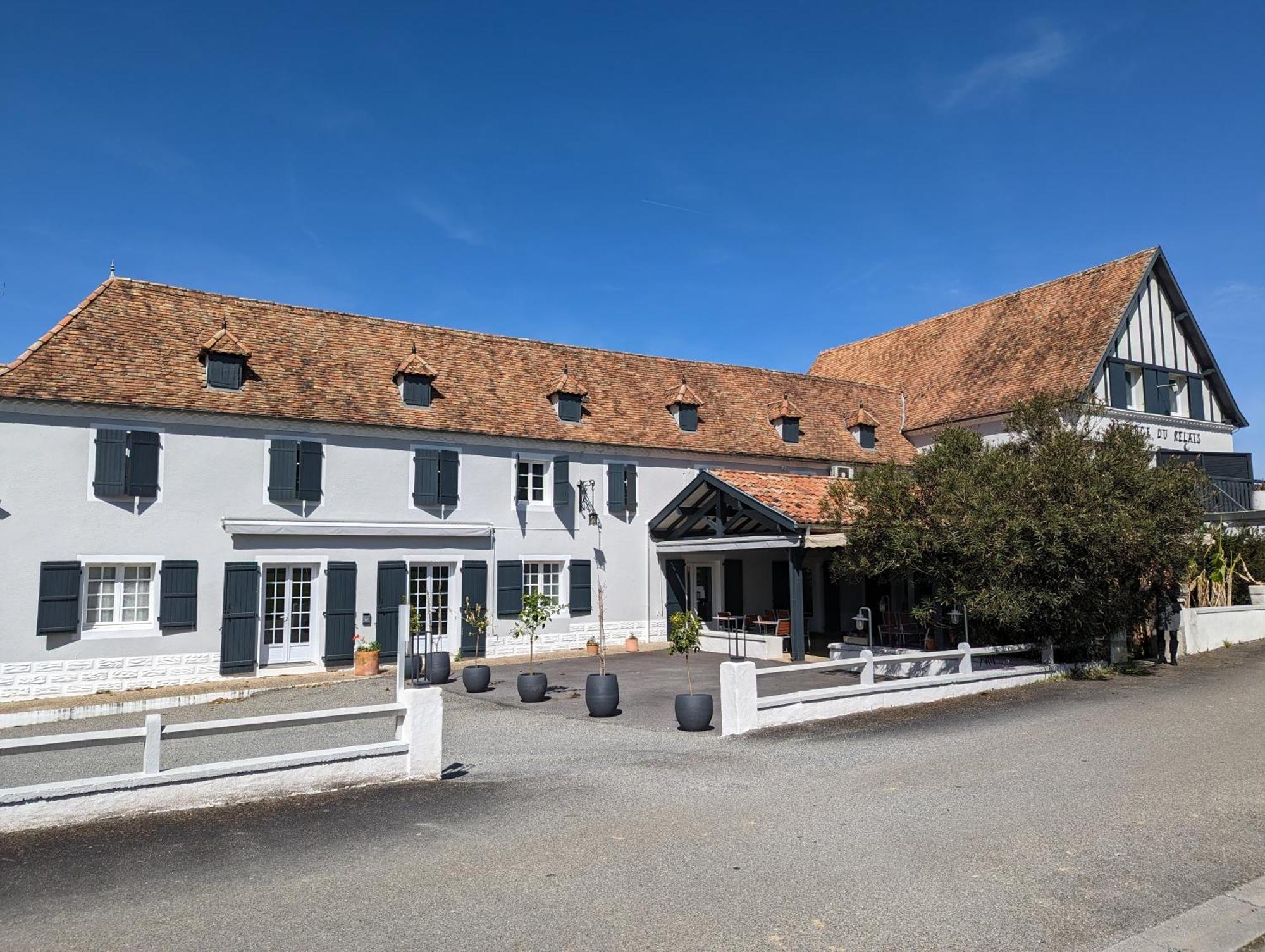 Logis Auberge Du Relais - Hotel & Restaurant Berenx 외부 사진