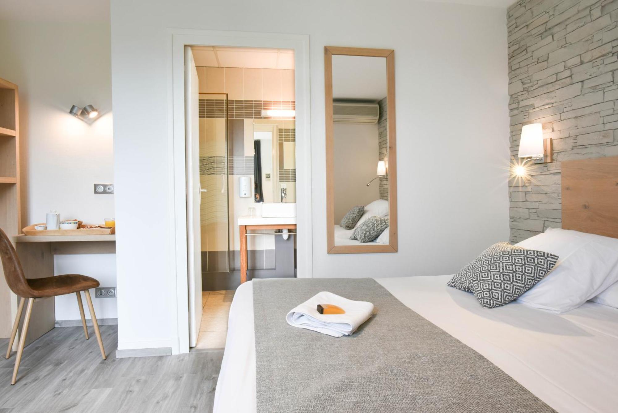 Logis Auberge Du Relais - Hotel & Restaurant Berenx 외부 사진