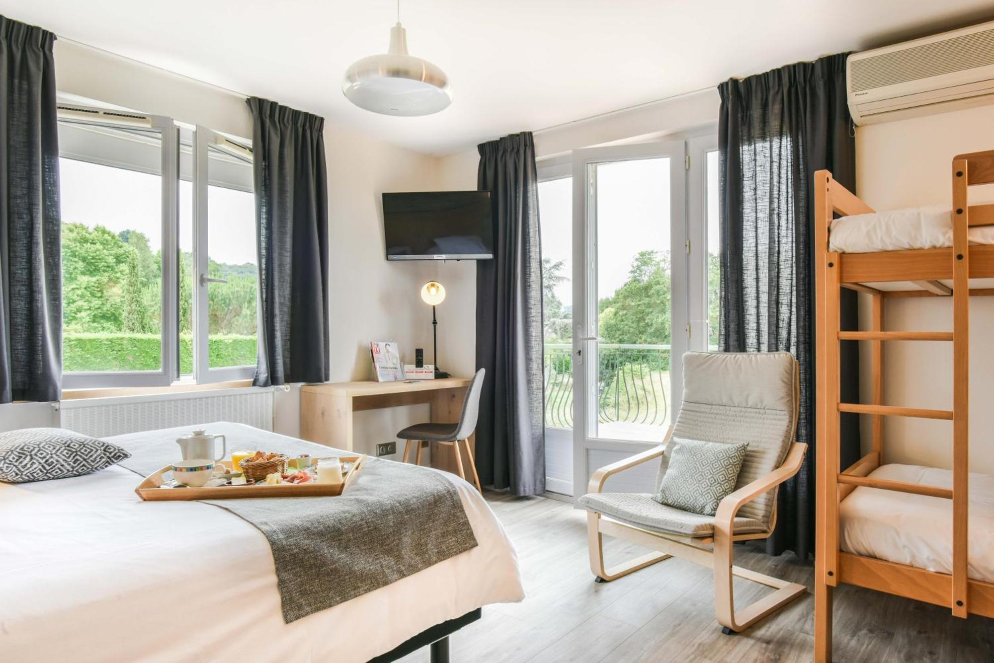 Logis Auberge Du Relais - Hotel & Restaurant Berenx 객실 사진