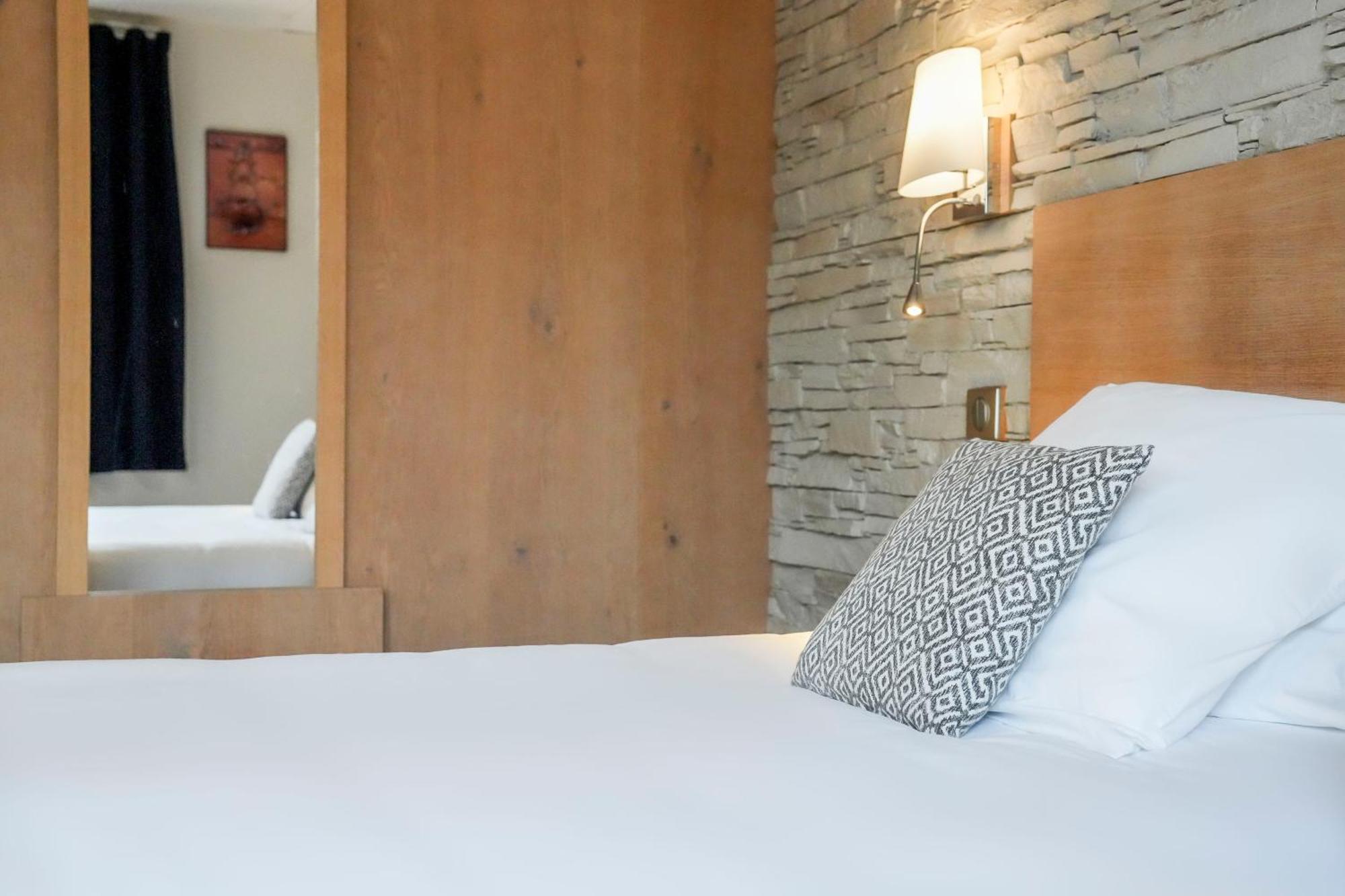 Logis Auberge Du Relais - Hotel & Restaurant Berenx 외부 사진