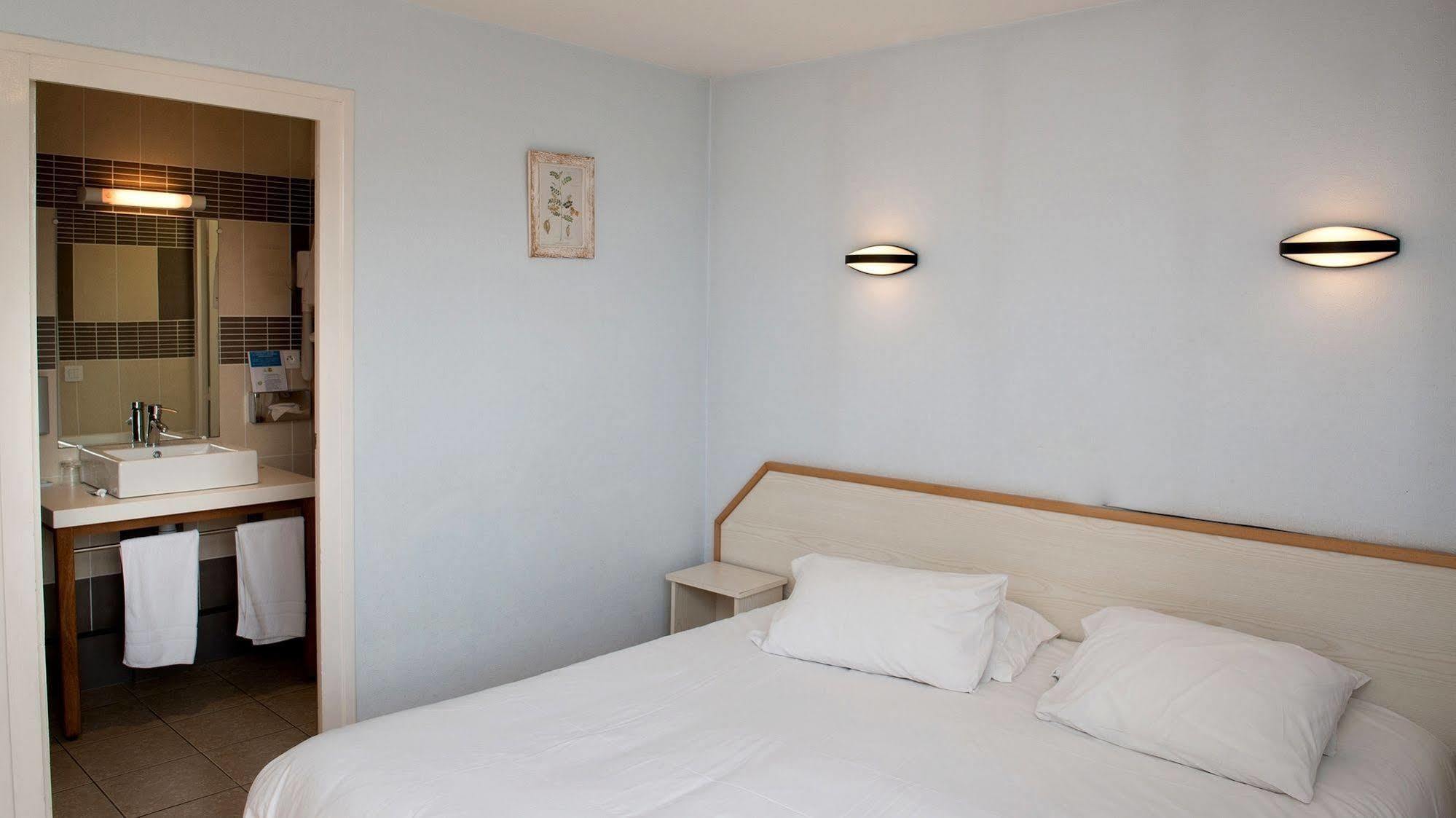 Logis Auberge Du Relais - Hotel & Restaurant Berenx 외부 사진